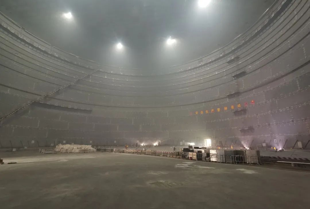 寰球六建公司承建的首臺(tái)27萬m3LNG儲(chǔ)罐內(nèi)罐壁板施工完美收官